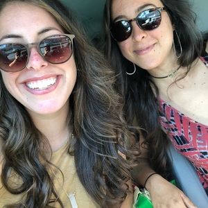 Meet your Posher, Eva